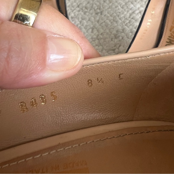 Salvatore Ferragamo Vara Bow Patent Pumps Sz 8.5 - Picture 12 of 12